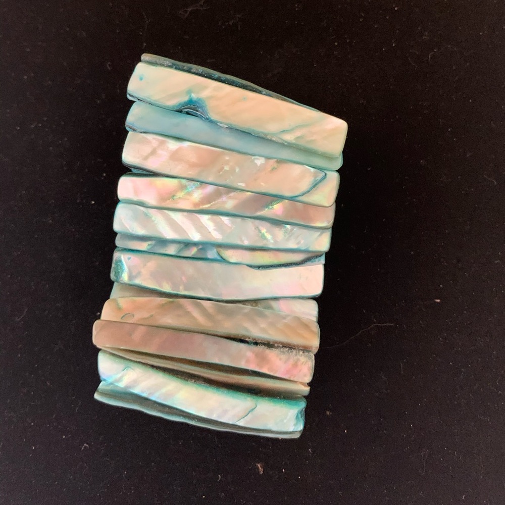 Turquoise Shell Stretchy Bracelet - Picture 4 of 4